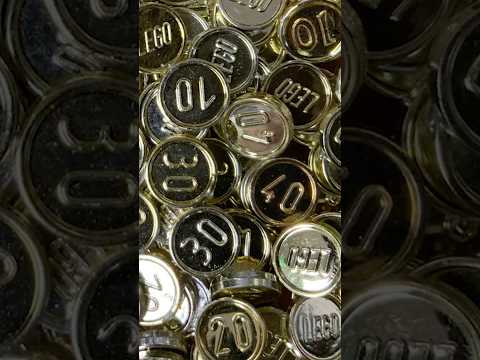 The Real Reason LEGO Banned Gold Pieces... サムネイル
