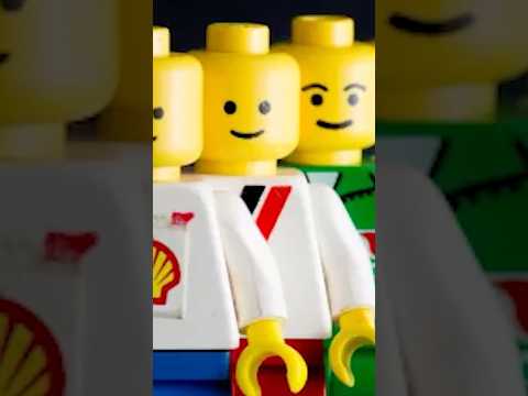 LEGO Minifigures Are WAY Bigger Than You Think... サムネイル