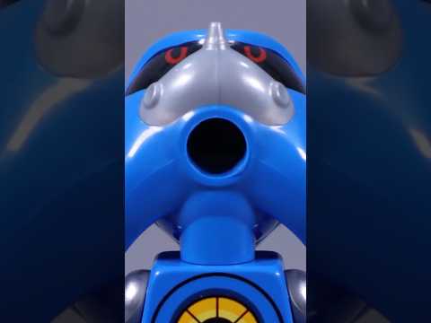 LEGO Just Made The First Minifigure With A Real Neck... サムネイル
